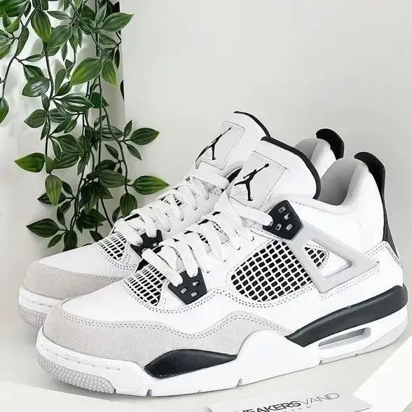 Jordan Retro 4 military black